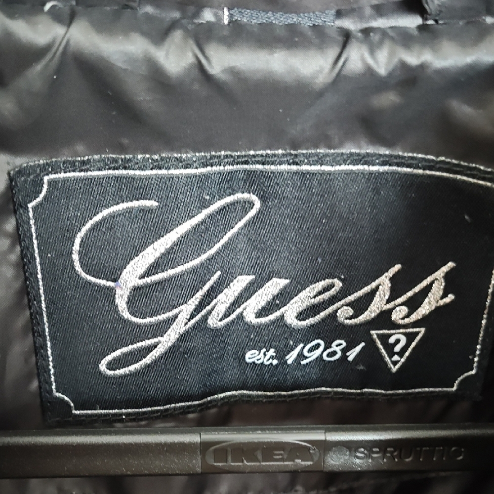 Like New 💕 Guess Black Quilted Belted Puffer Jacket - Picture 9 of 10